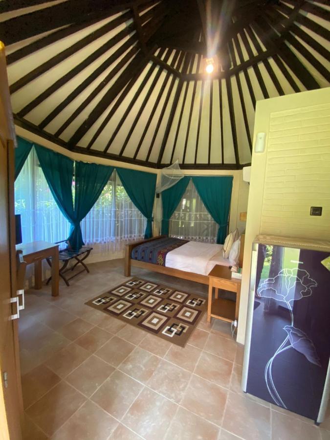 Jepara Marina Beach Bungalows Exterior foto