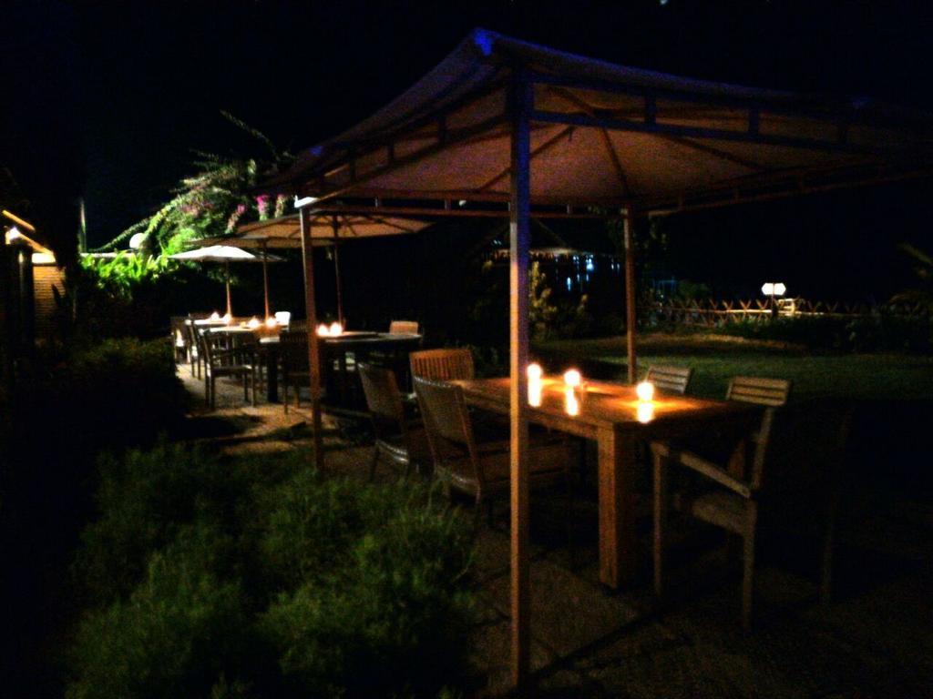 Jepara Marina Beach Bungalows Exterior foto